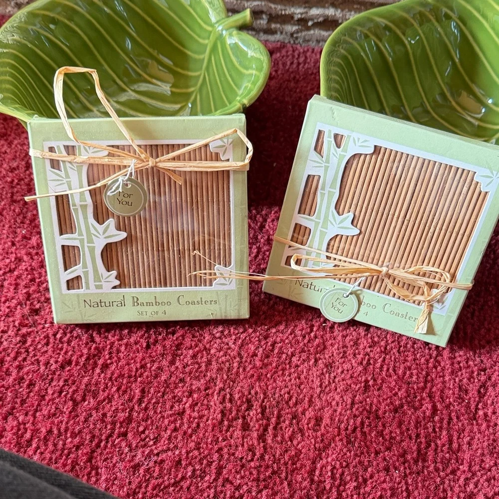 Green Leaf-Shaped Ceramic Dish with bamboo coasters - Picture 4 of 6